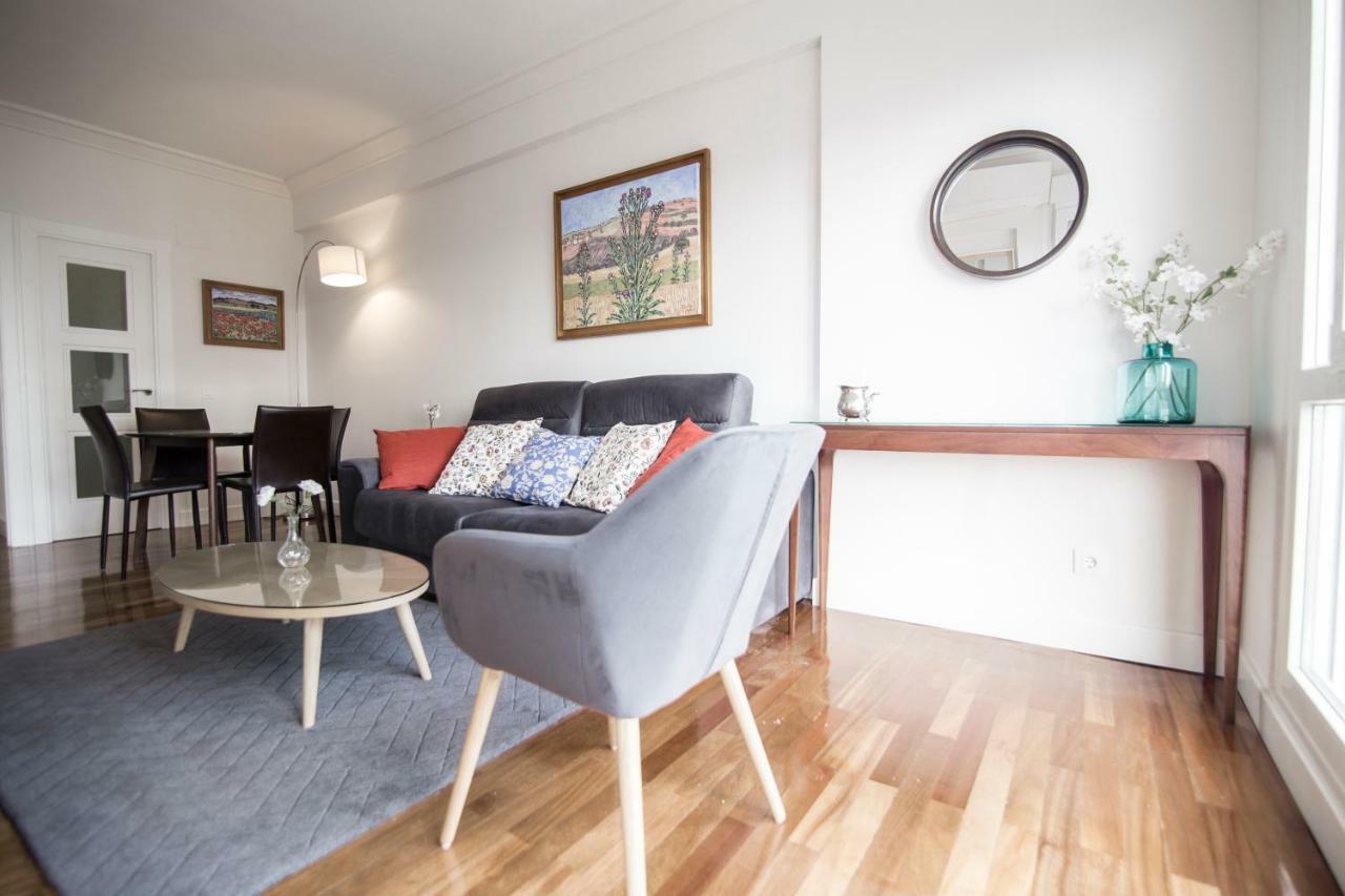 Elegant Retreat Business District Bernabeu Apartment Madrid Bagian luar foto