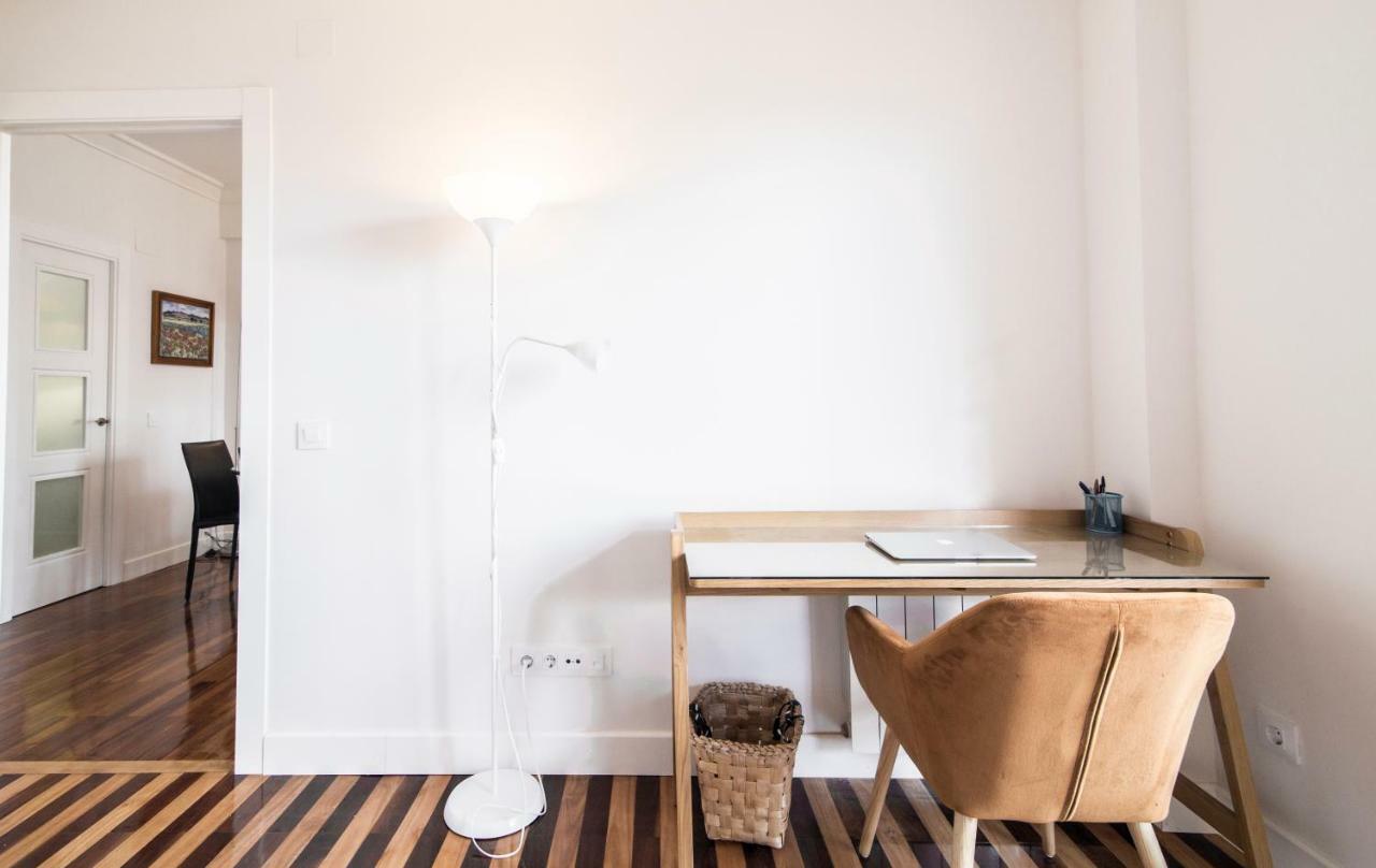 Elegant Retreat Business District Bernabeu Apartment Madrid Bagian luar foto