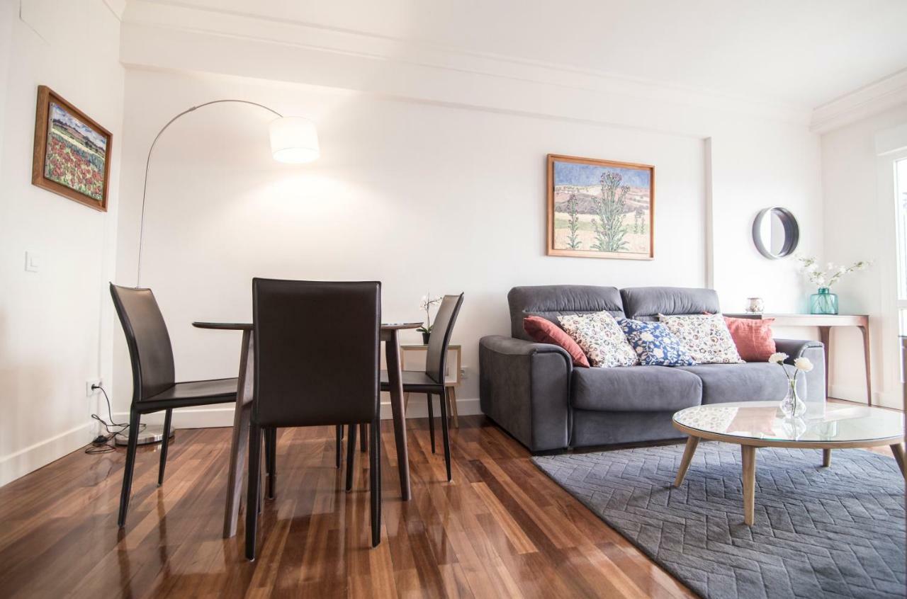 Elegant Retreat Business District Bernabeu Apartment Madrid Bagian luar foto