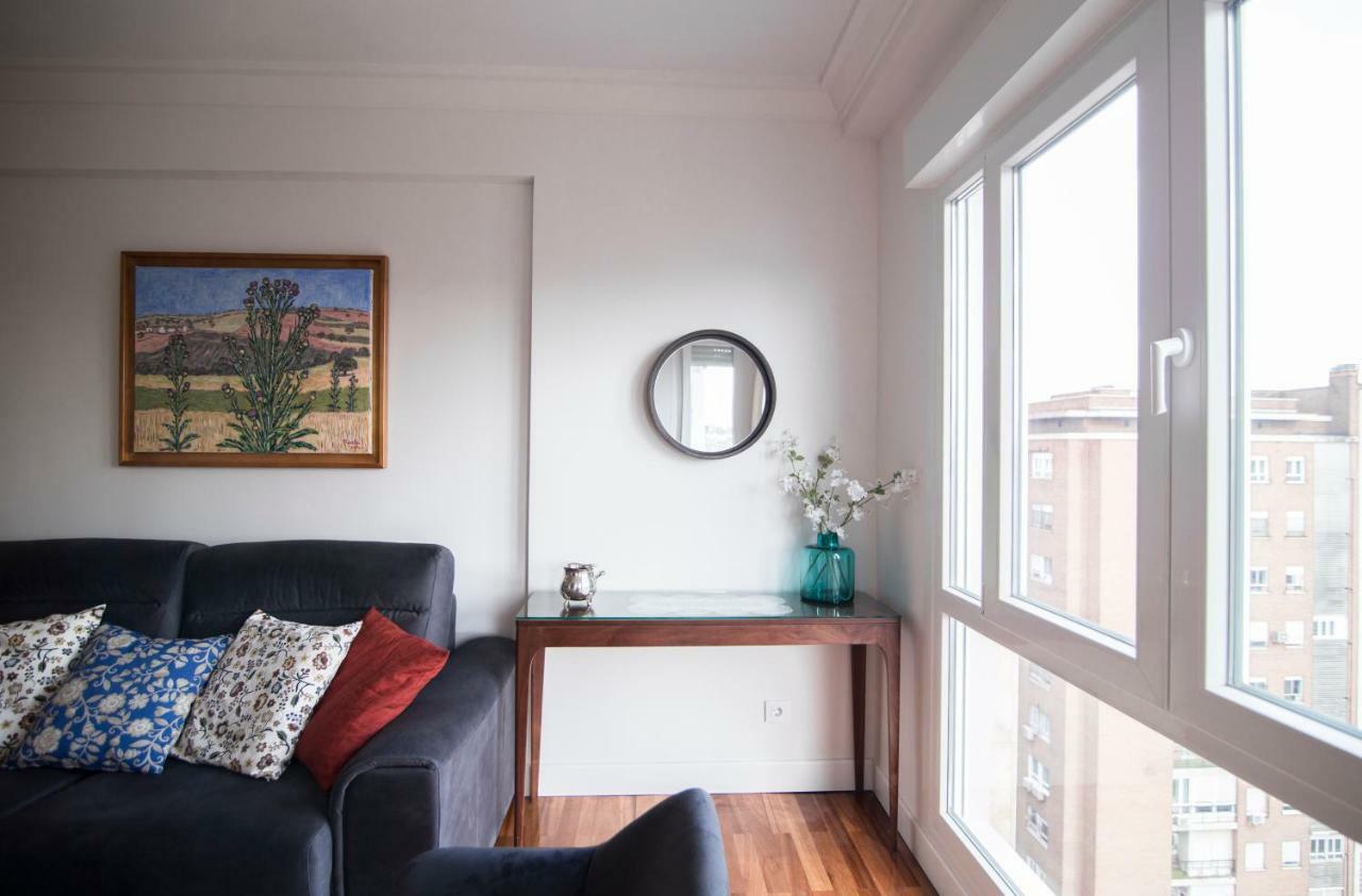 Elegant Retreat Business District Bernabeu Apartment Madrid Bagian luar foto