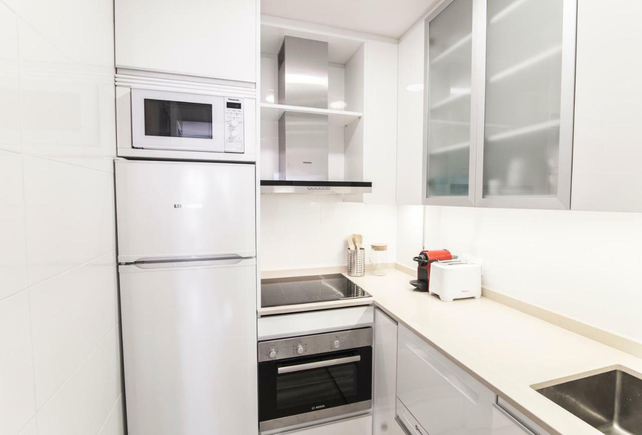 Elegant Retreat Business District Bernabeu Apartment Madrid Bagian luar foto
