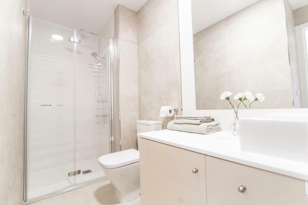 Elegant Retreat Business District Bernabeu Apartment Madrid Bagian luar foto